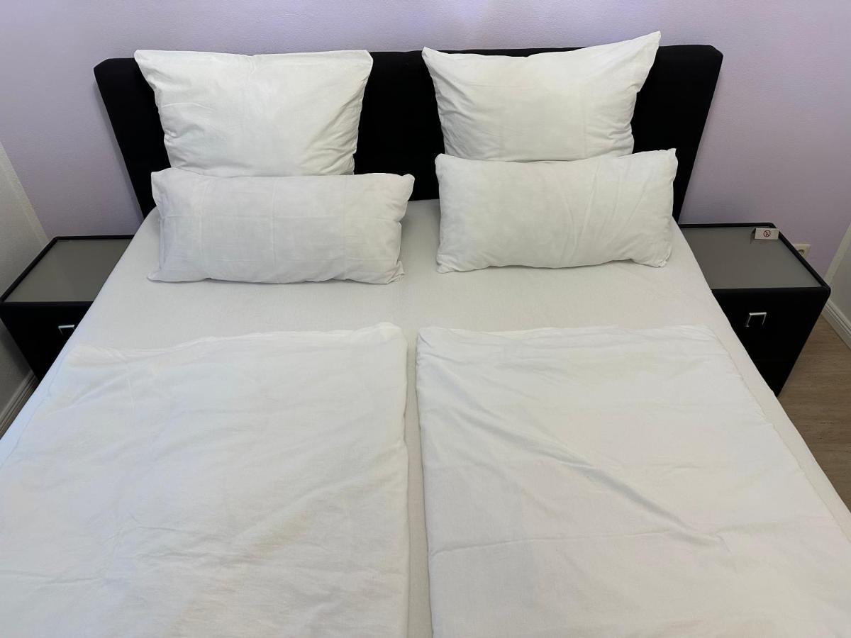 Apartamento Traumhafte Haushaelfte Mit Kamin, Garten & Whirlpool Berlín Exterior foto
